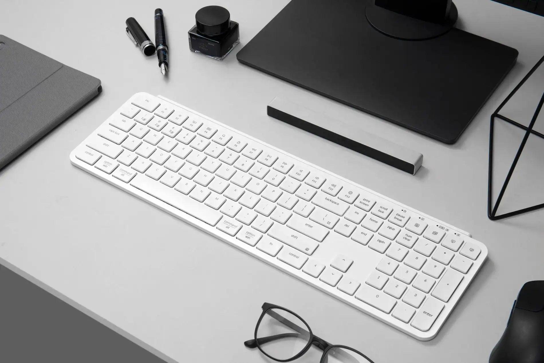 QuanGear B6 Pro Ultra-Slim Wireless Keyboard Full Size